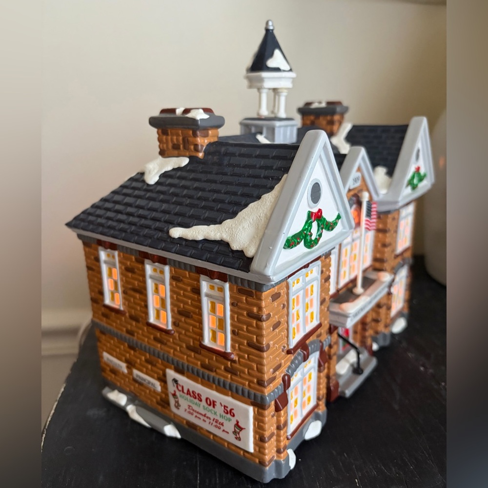 Vintage Department 56 Snow Village “Christmas Lake High School” - Picture 6 of 8